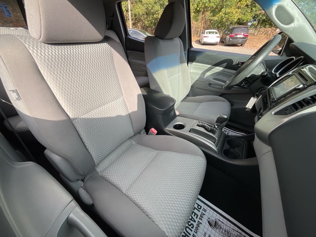 2015 Toyota Tacoma Image 20