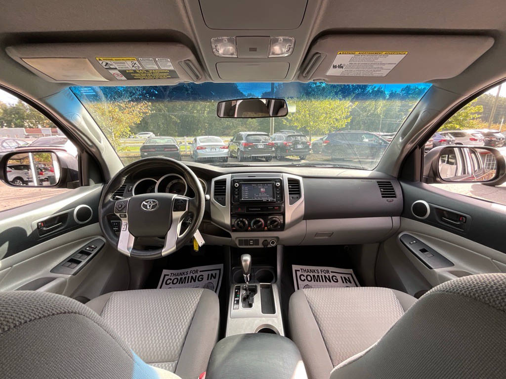 2015 Toyota Tacoma Image 21