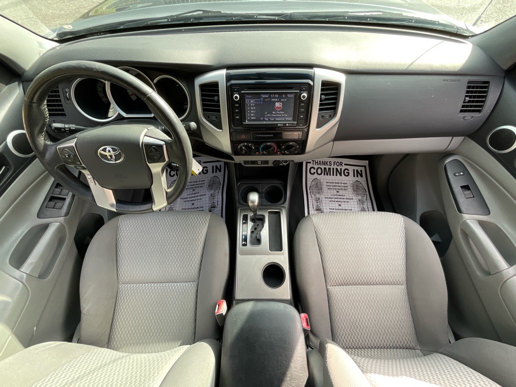 2015 Toyota Tacoma Image 22