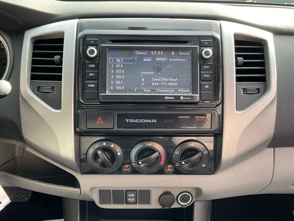 2015 Toyota Tacoma Image 23