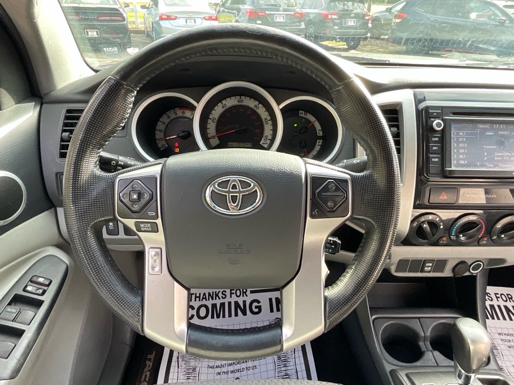 2015 Toyota Tacoma Image 24