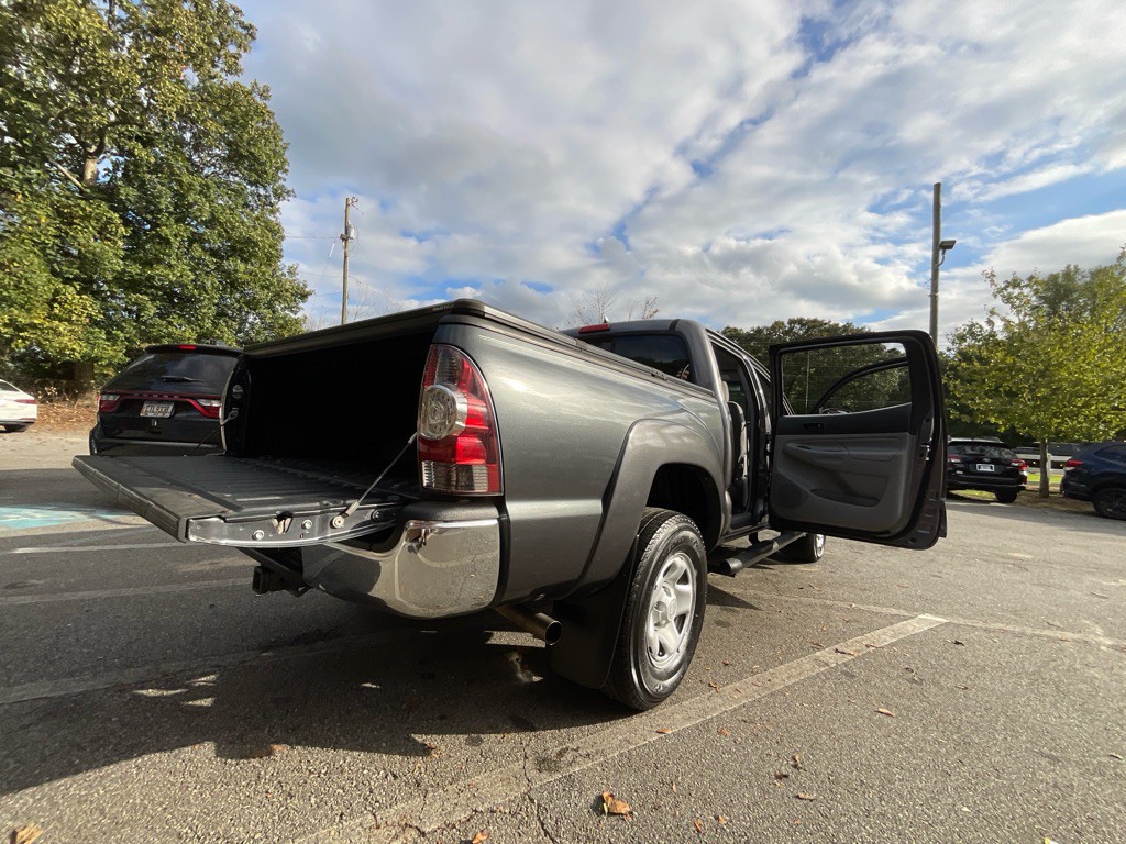 2015 Toyota Tacoma Image 31