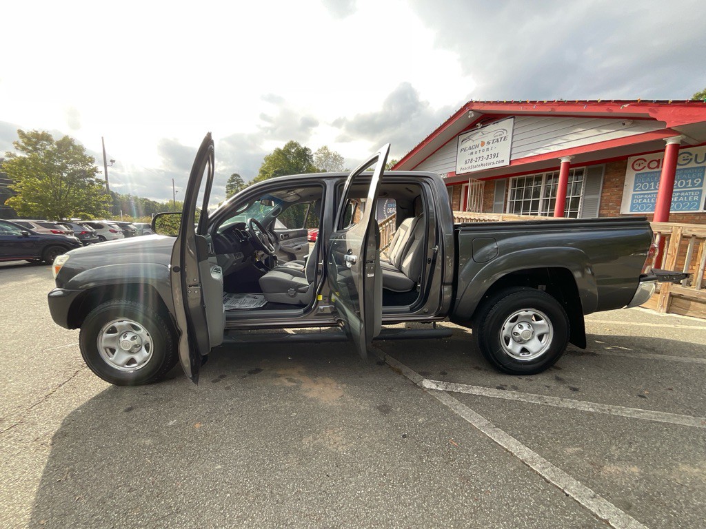 2015 Toyota Tacoma Image 32