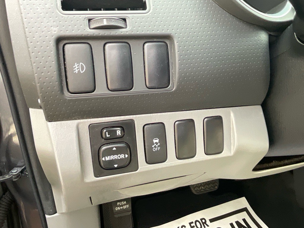 2015 Toyota Tacoma Image 36