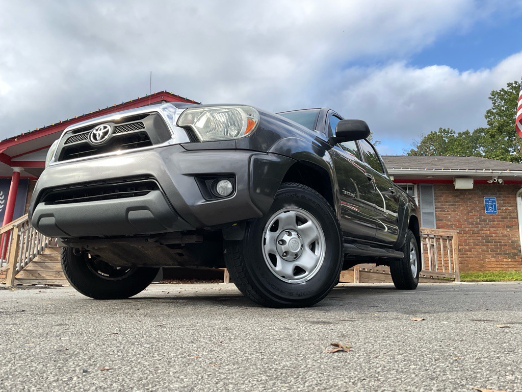 2015 Toyota Tacoma Image 40
