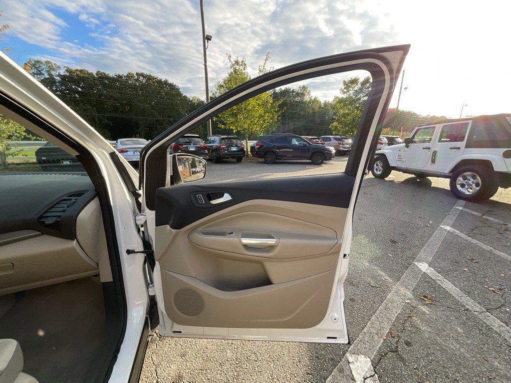 2016 Ford Escape Image 40