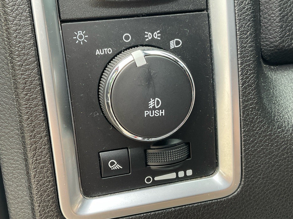 2017 RAM 1500 Image 38