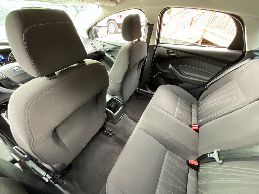2015 Ford Focus Image 27