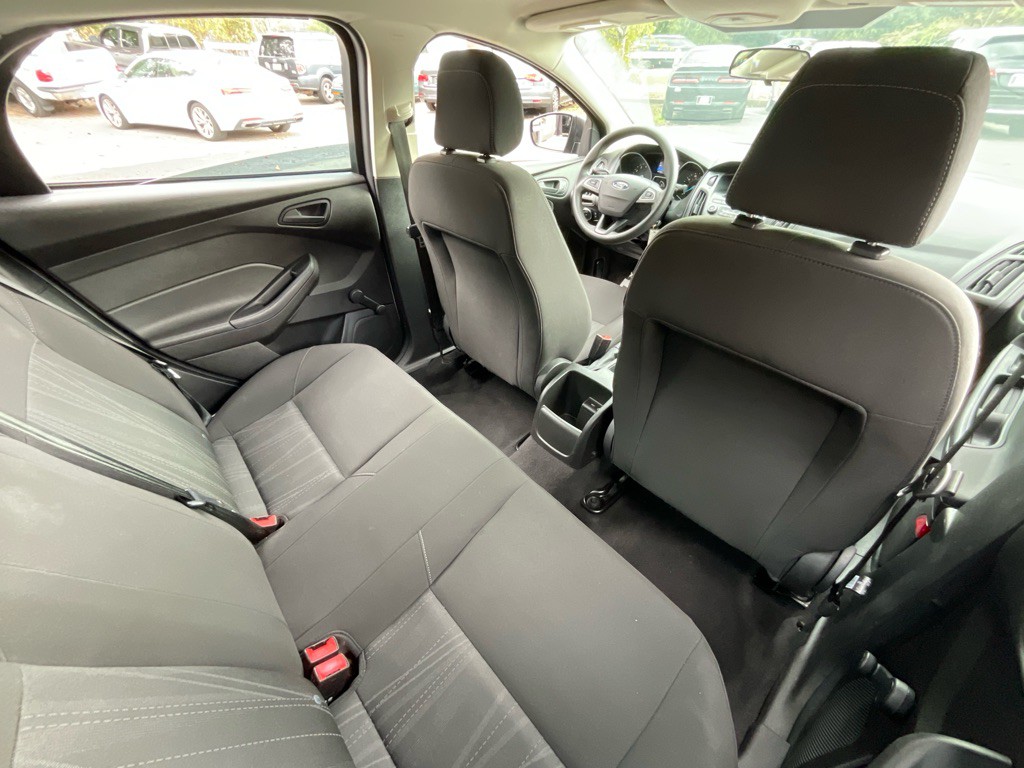2015 Ford Focus Image 30