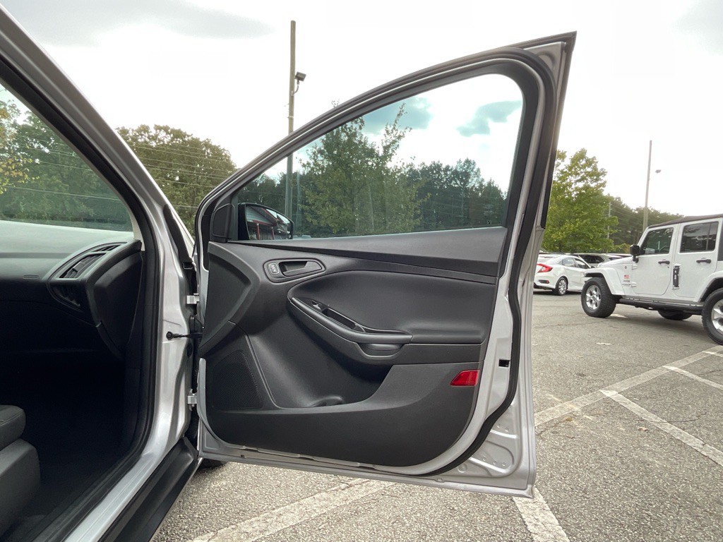 2015 Ford Focus Image 38