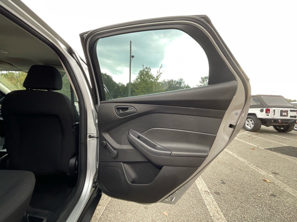 2015 Ford Focus Image 39