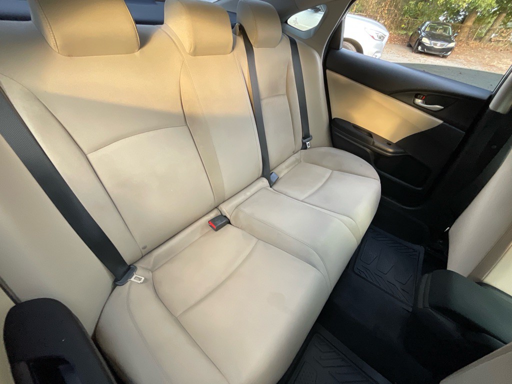 2018 Honda Civic Image 30
