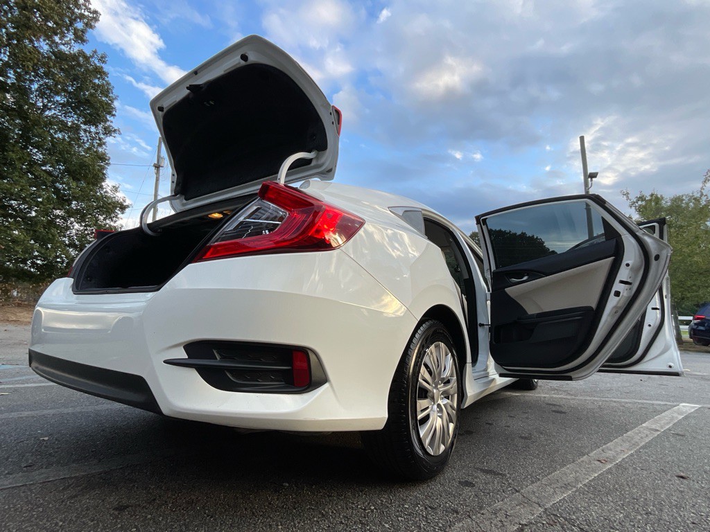 2018 Honda Civic Image 31