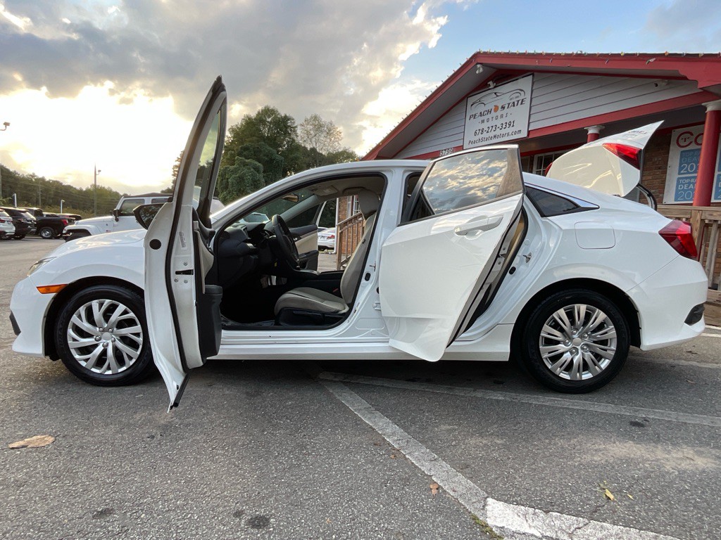 2018 Honda Civic Image 32