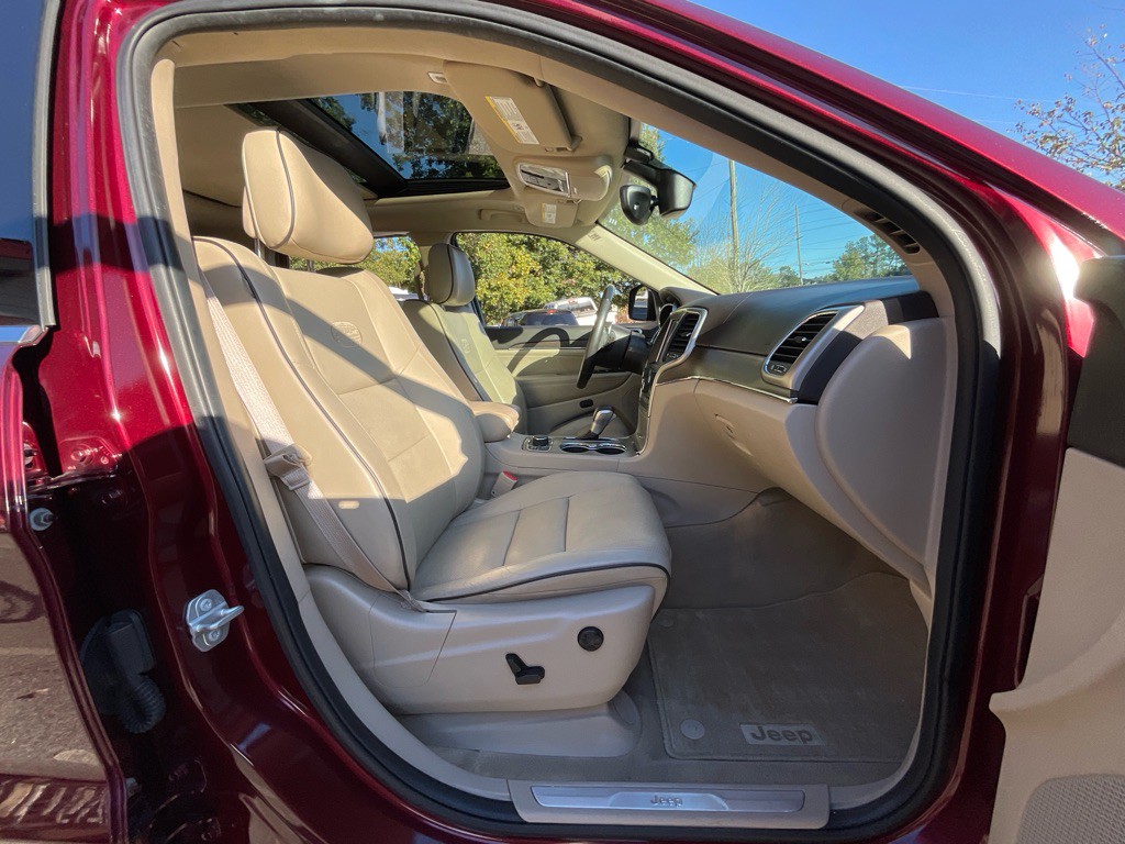 2017 Jeep Grand Cherokee Image 17