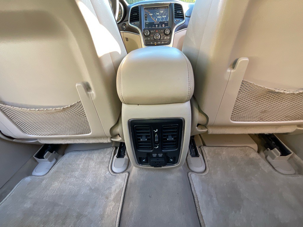 2017 Jeep Grand Cherokee Image 36