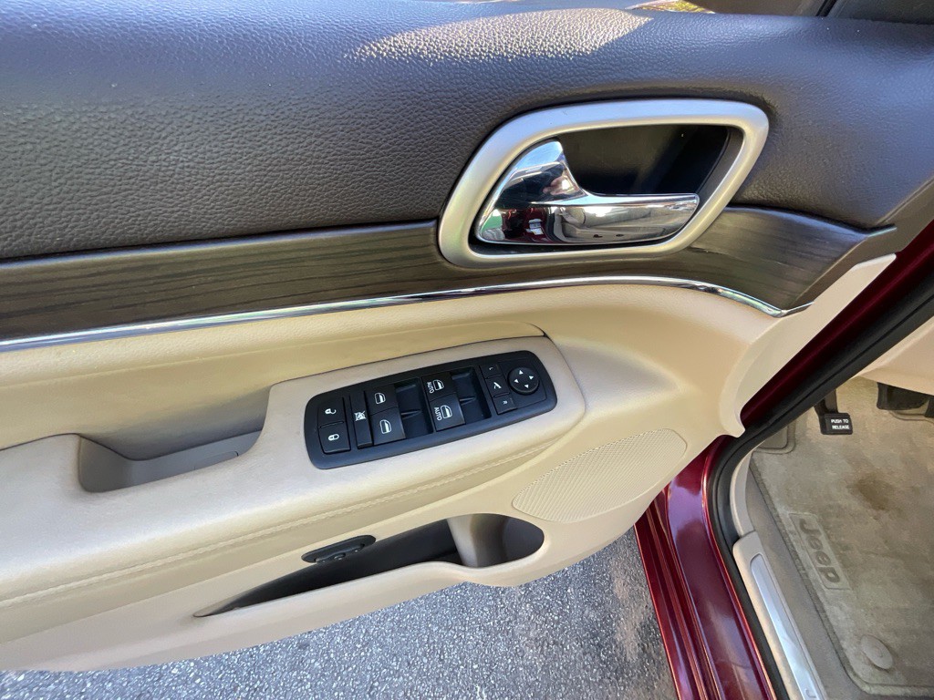 2017 Jeep Grand Cherokee Image 44