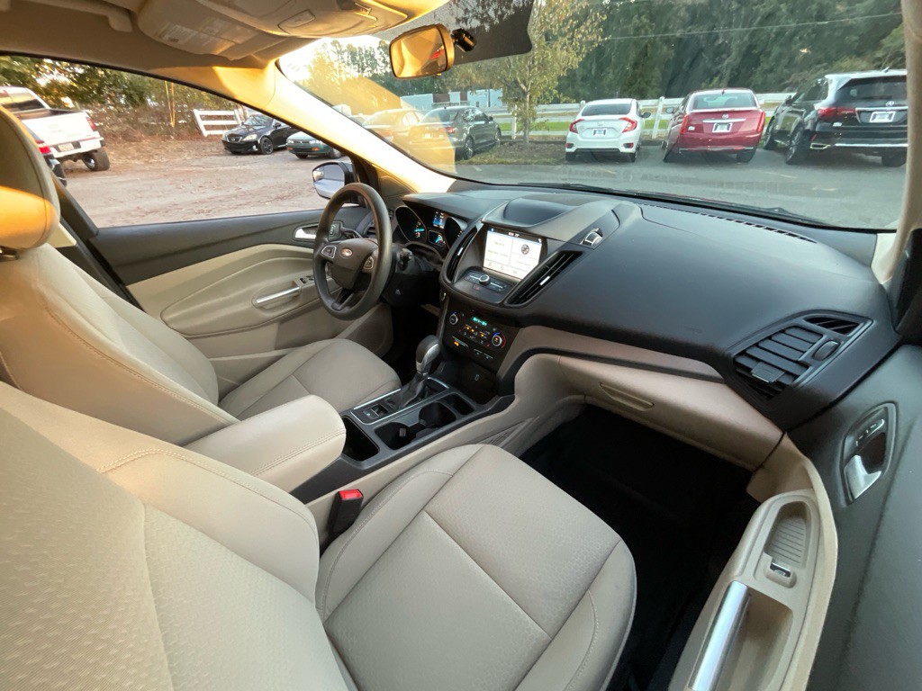 2019 Ford Escape Image 18