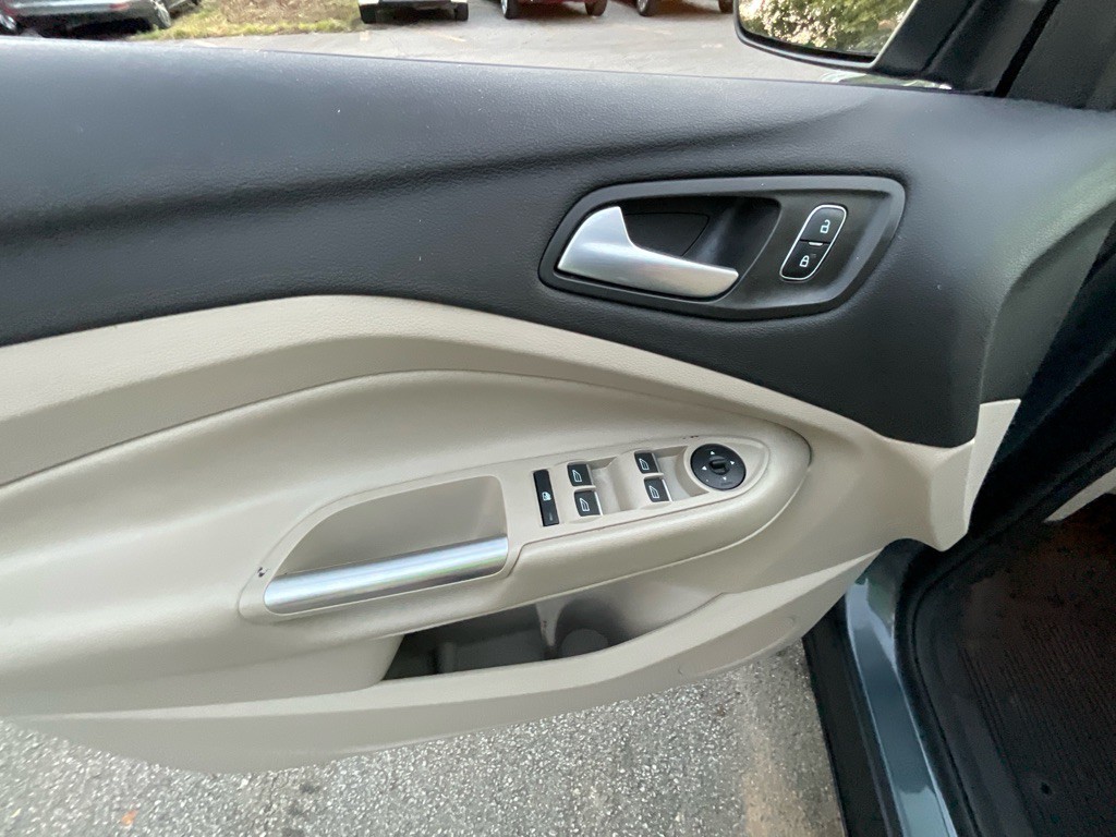 2019 Ford Escape Image 40
