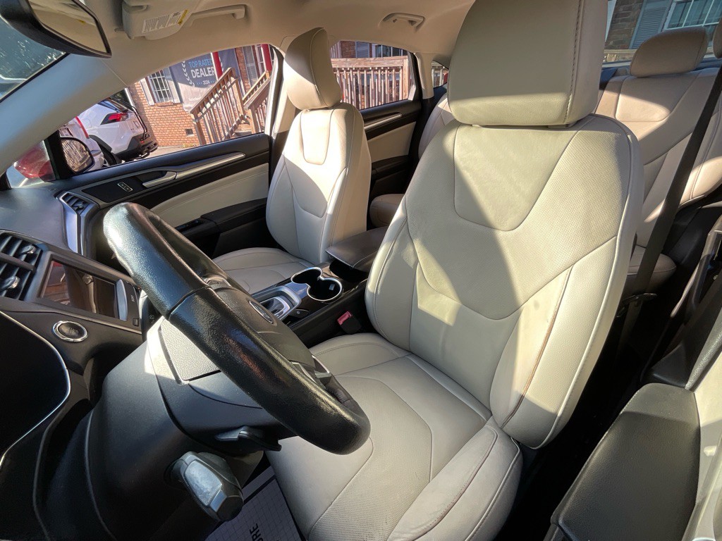 2016 Ford Fusion Image 16