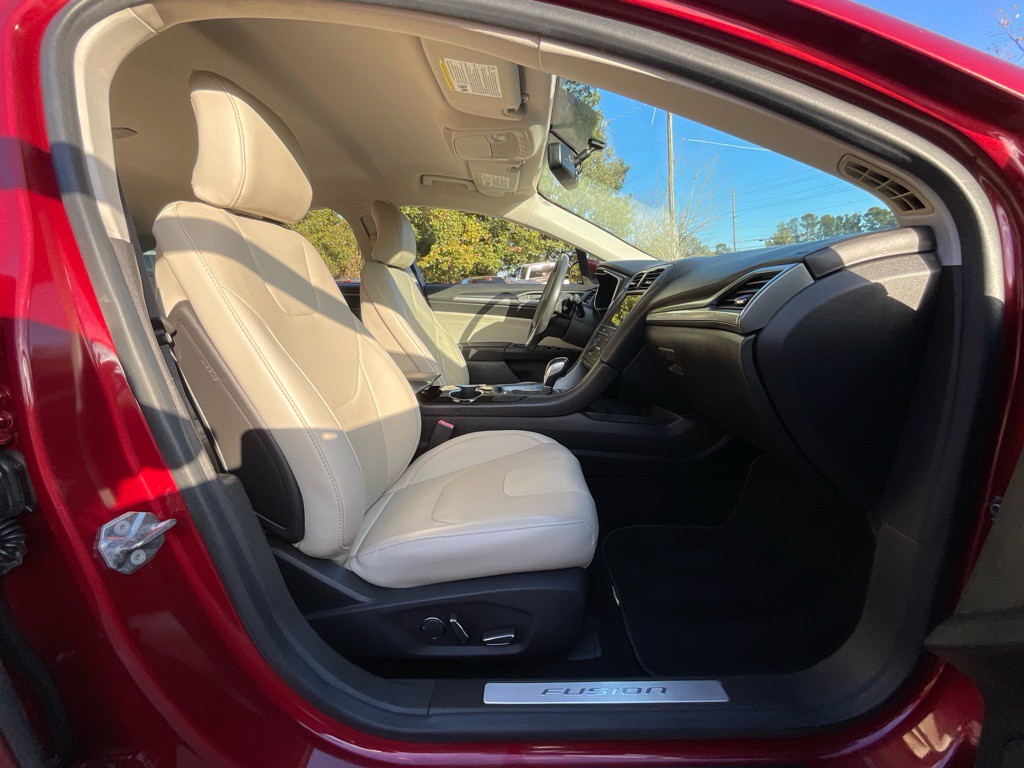 2016 Ford Fusion Image 17