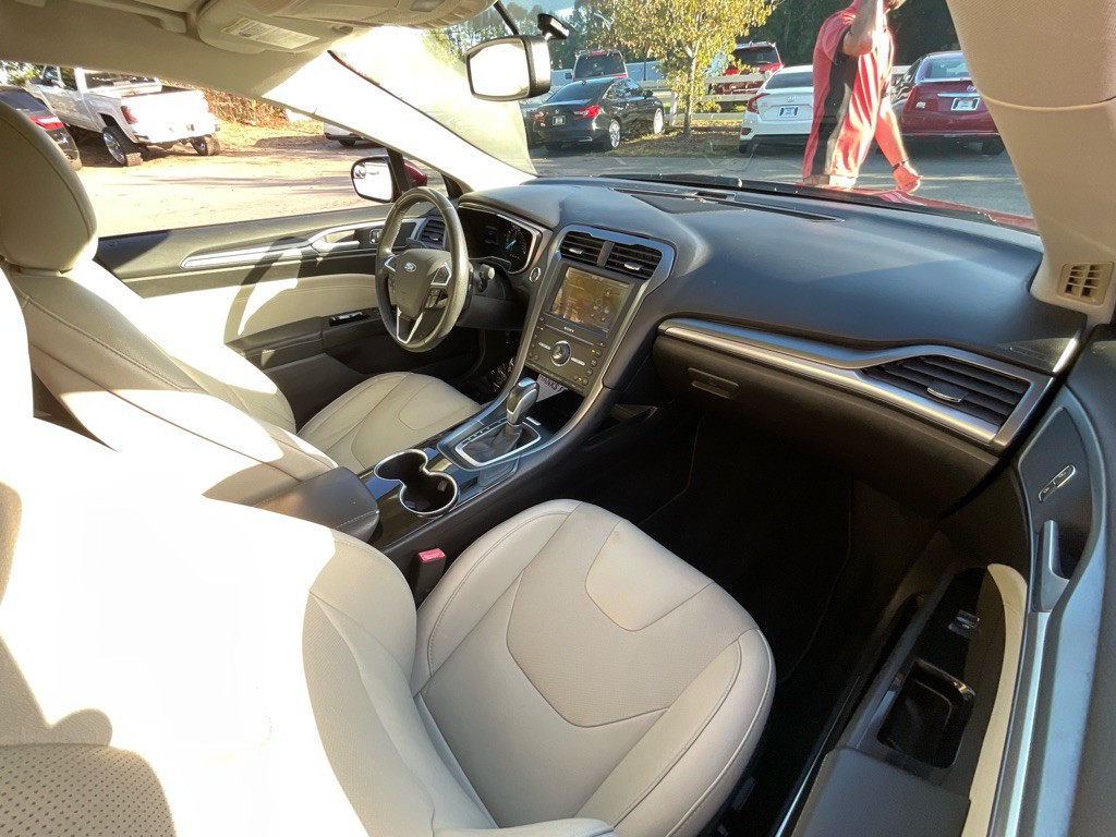 2016 Ford Fusion Image 18