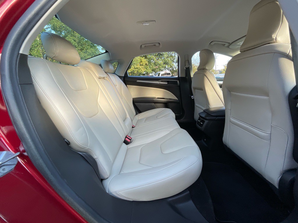 2016 Ford Fusion Image 30