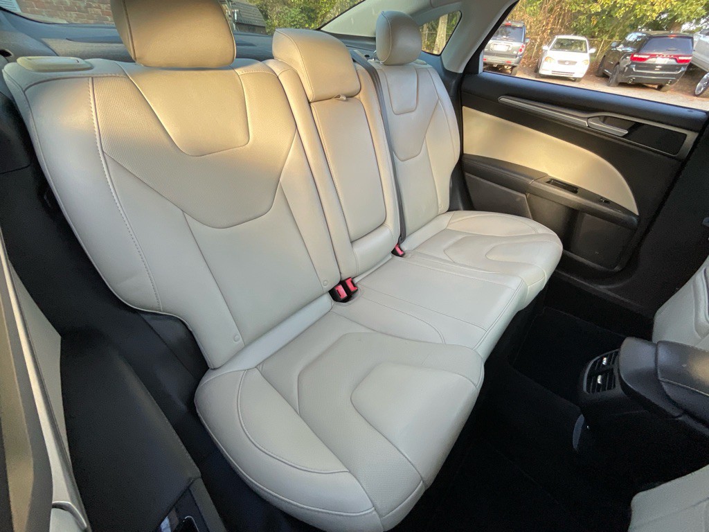 2016 Ford Fusion Image 32