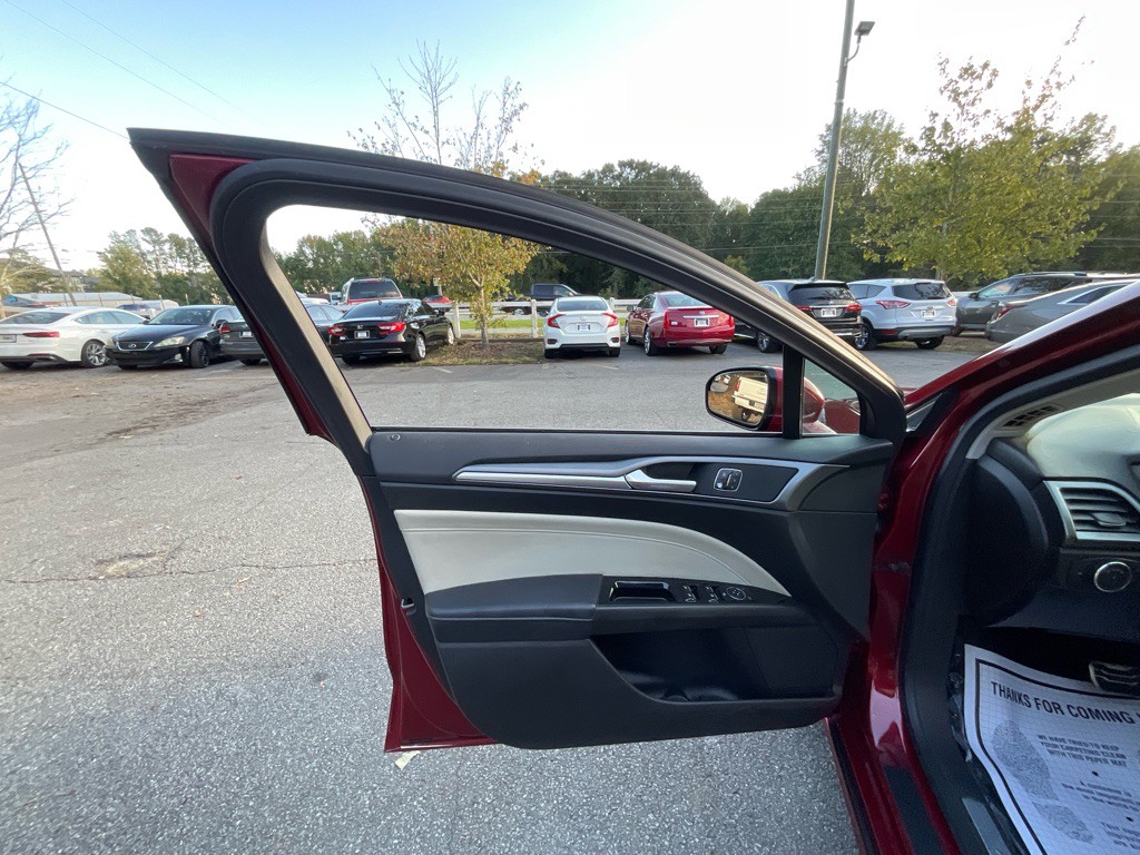 2016 Ford Fusion Image 38