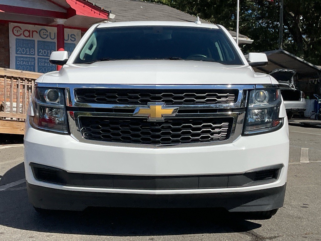 2018 Chevrolet Suburban Image 2
