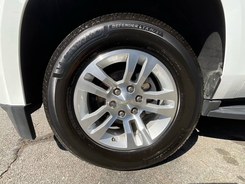 2018 Chevrolet Suburban Image 12