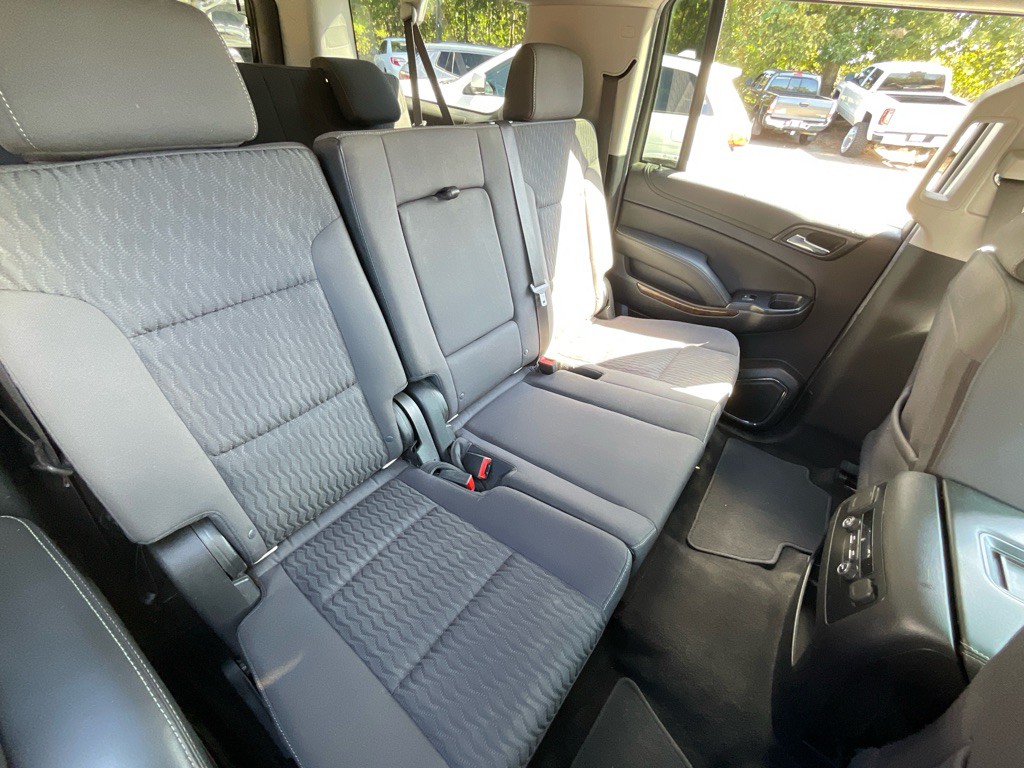 2018 Chevrolet Suburban Image 32