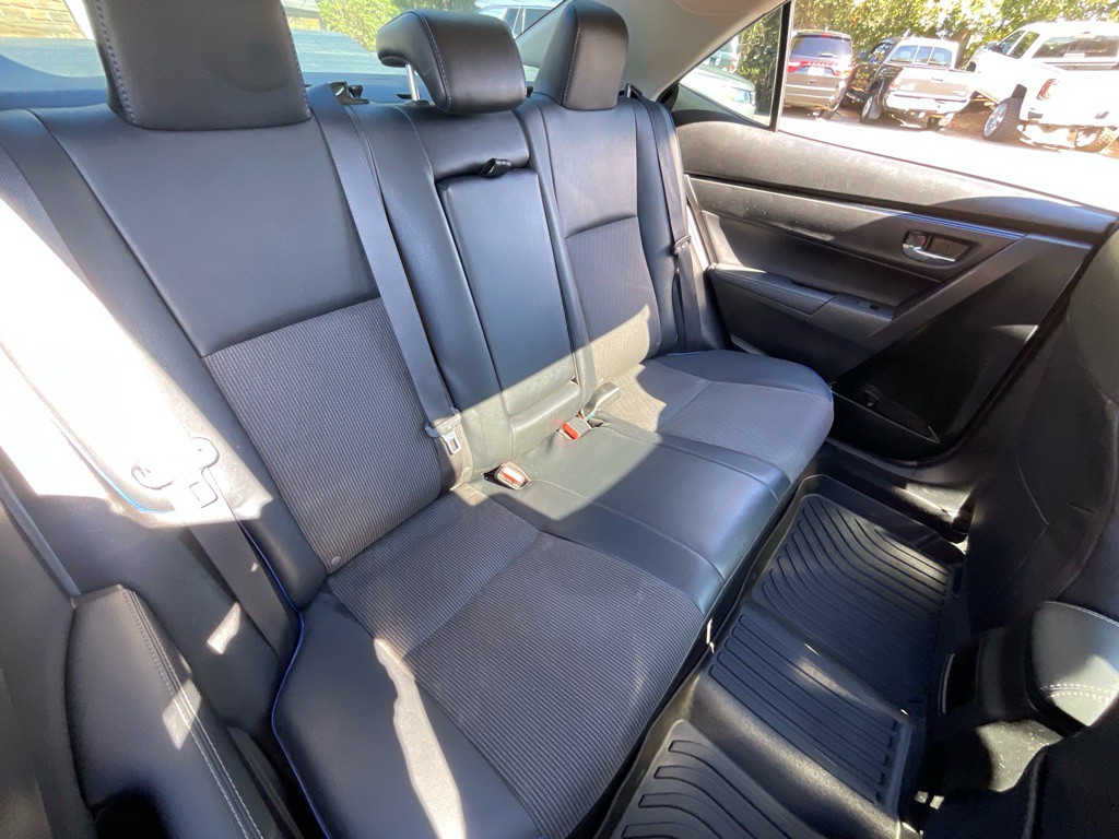 2018 Toyota Corolla Image 31