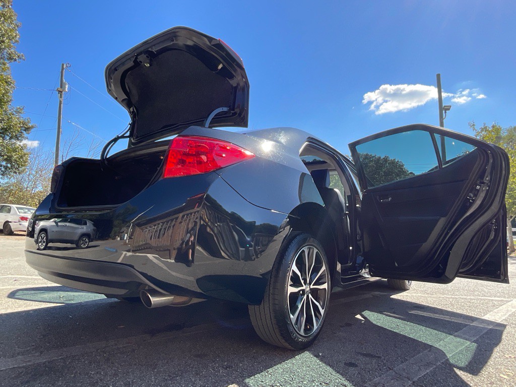 2018 Toyota Corolla Image 32