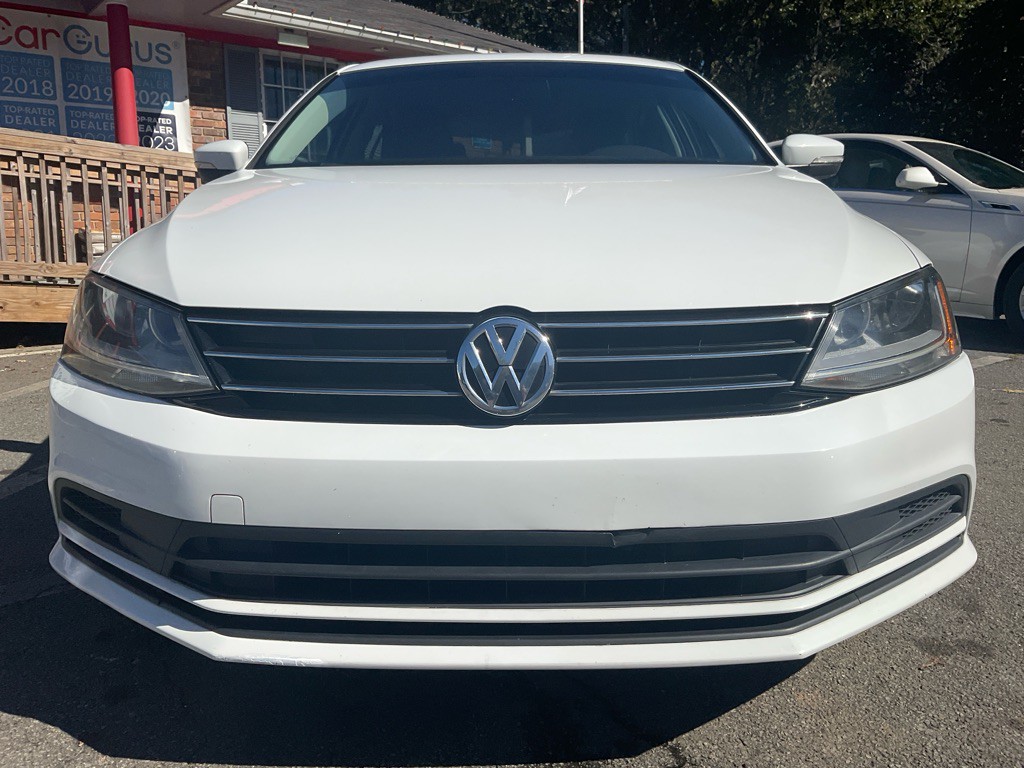 2017 Volkswagen Jetta Image 2