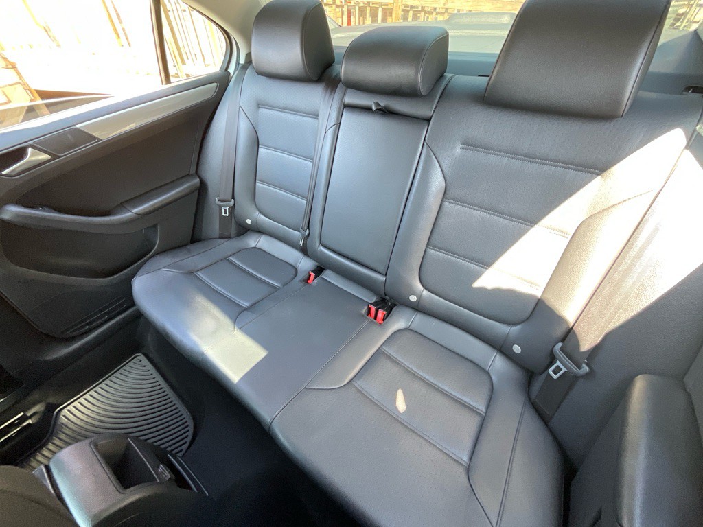 2017 Volkswagen Jetta Image 28