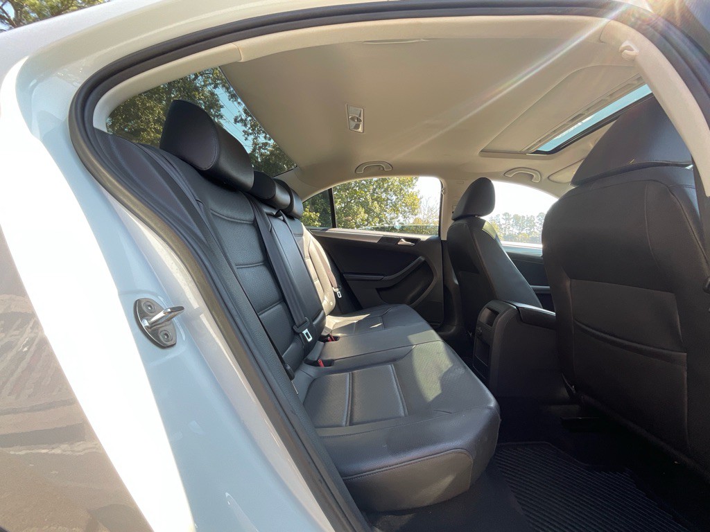 2017 Volkswagen Jetta Image 29