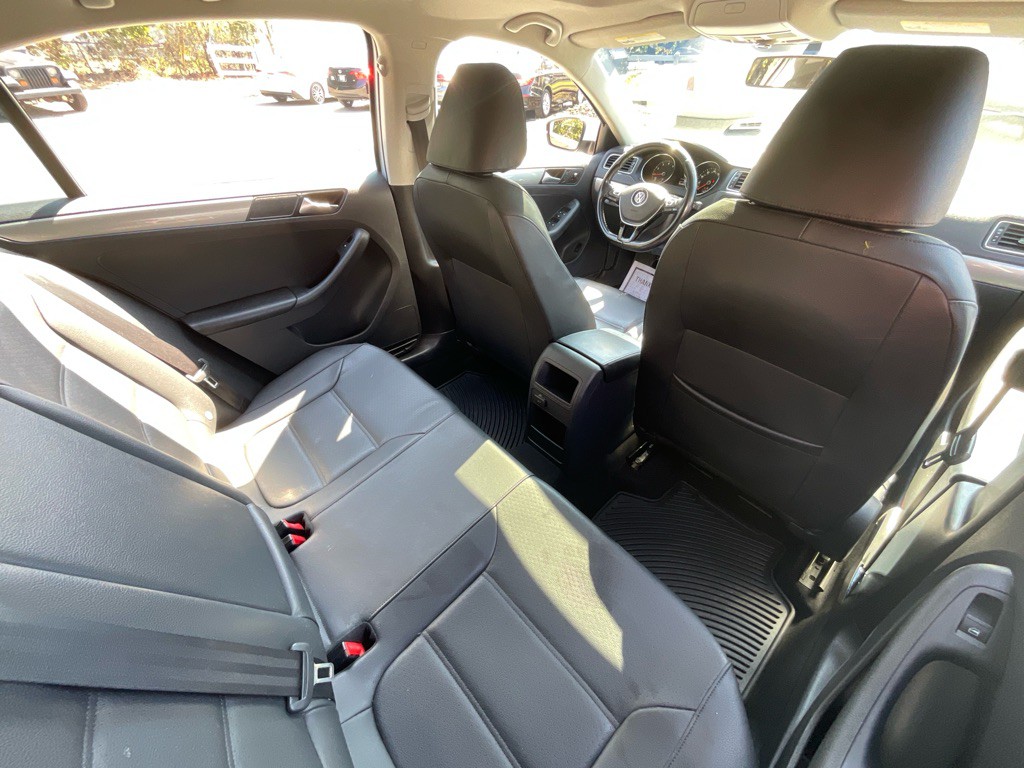 2017 Volkswagen Jetta Image 30
