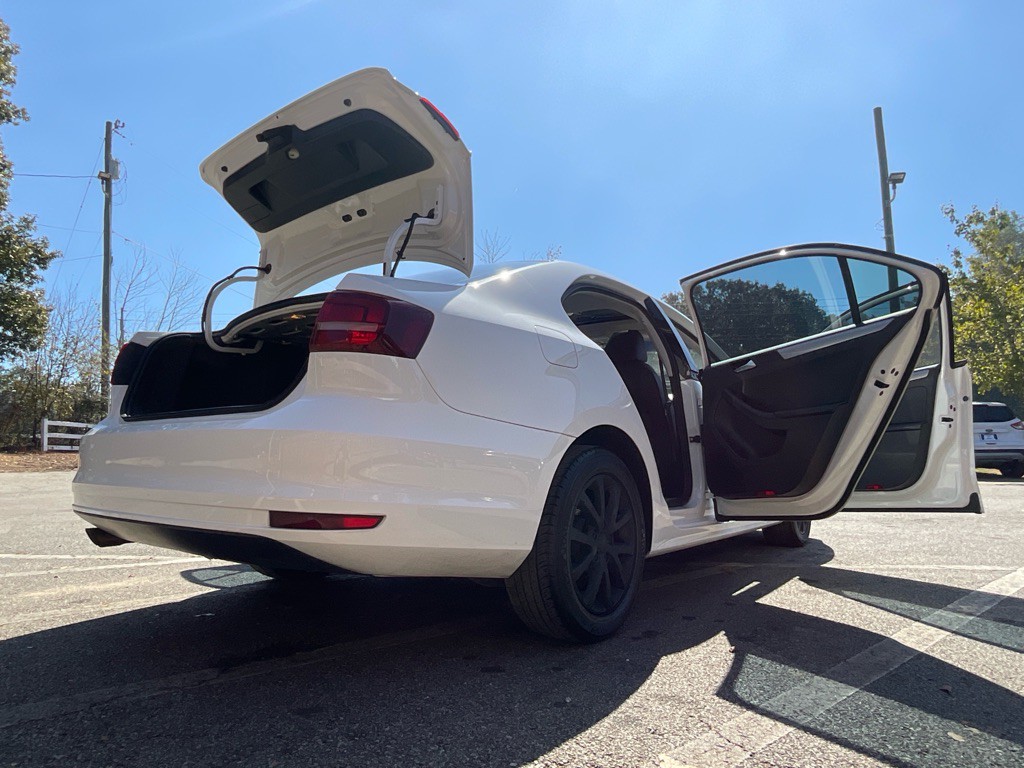 2017 Volkswagen Jetta Image 32