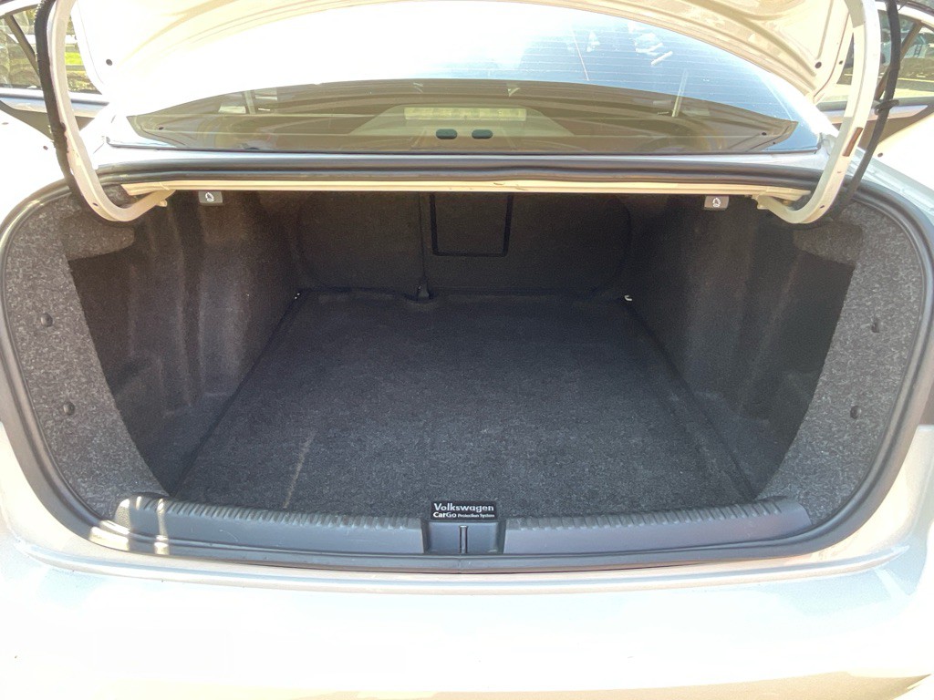 2017 Volkswagen Jetta Image 34