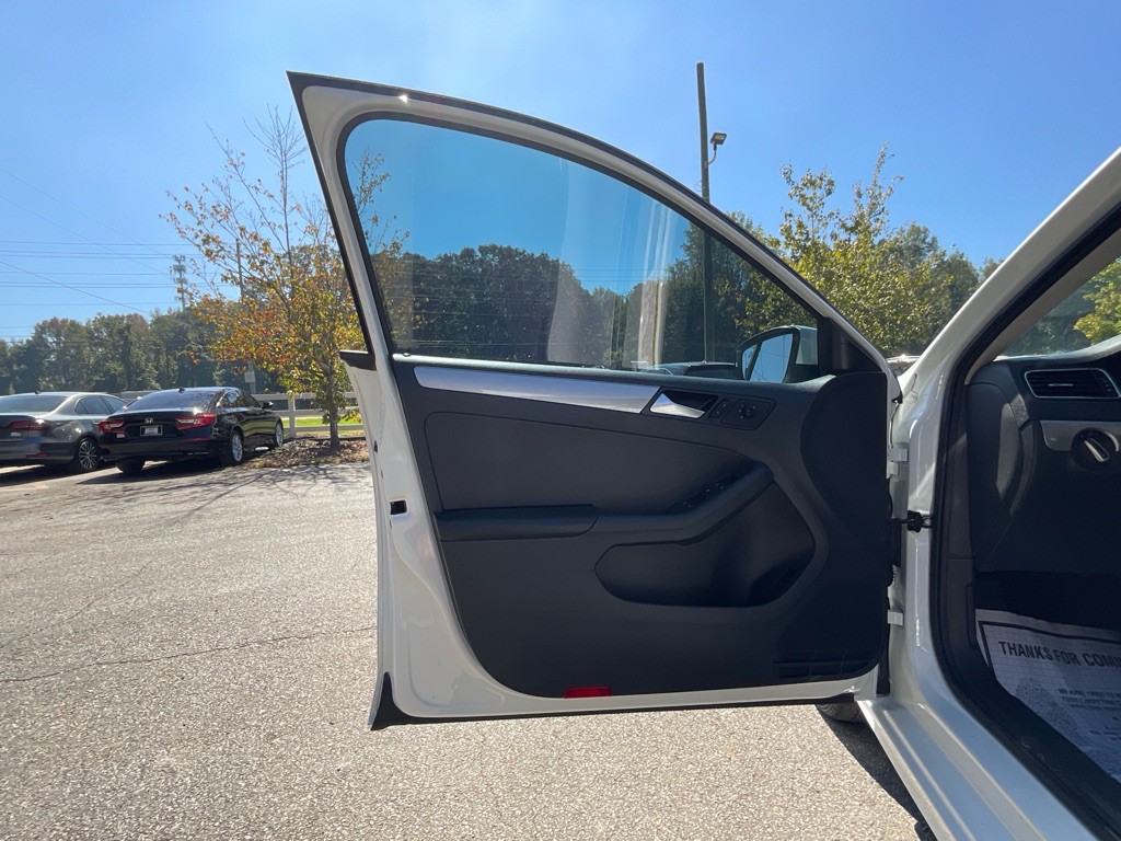 2017 Volkswagen Jetta Image 35
