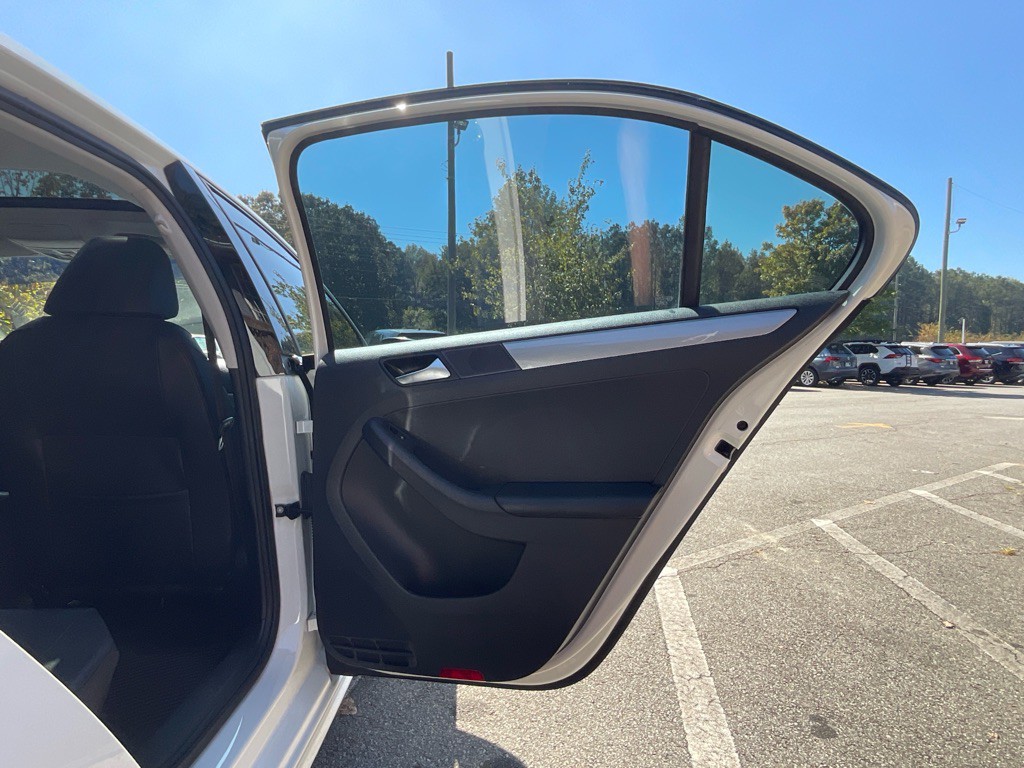 2017 Volkswagen Jetta Image 40