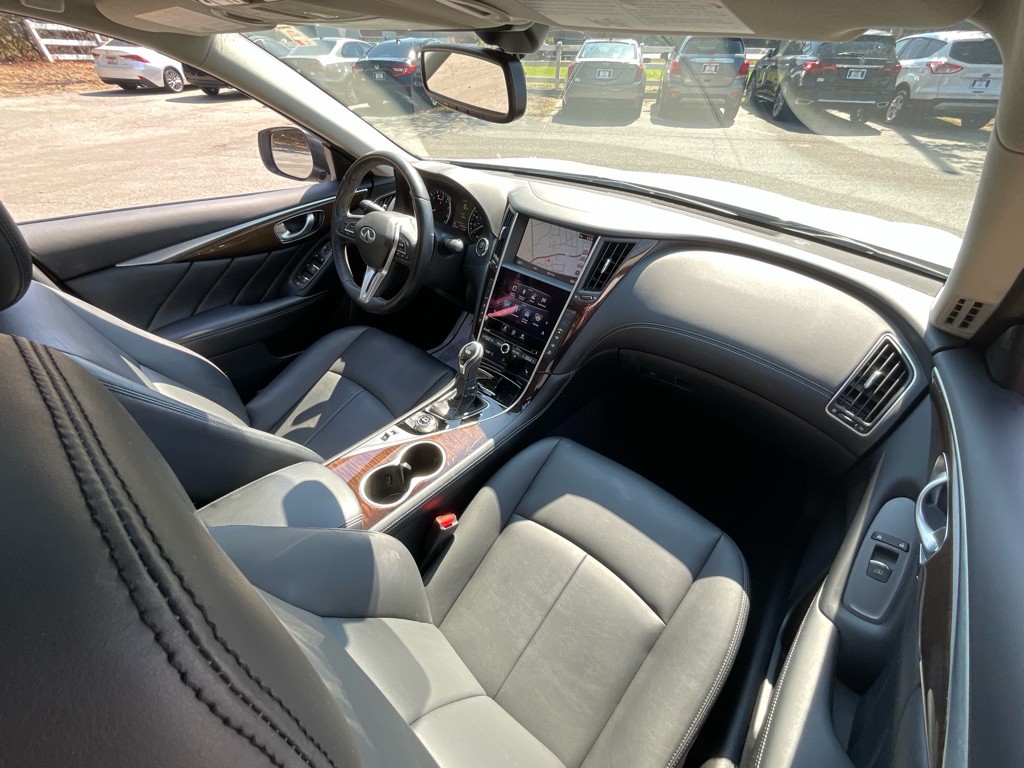 2018 INFINITI Q50 Image 17