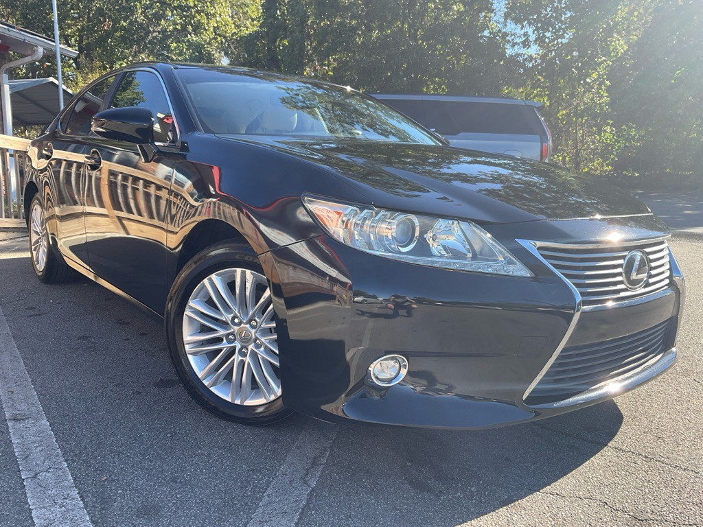 2014 Lexus ES Image 3