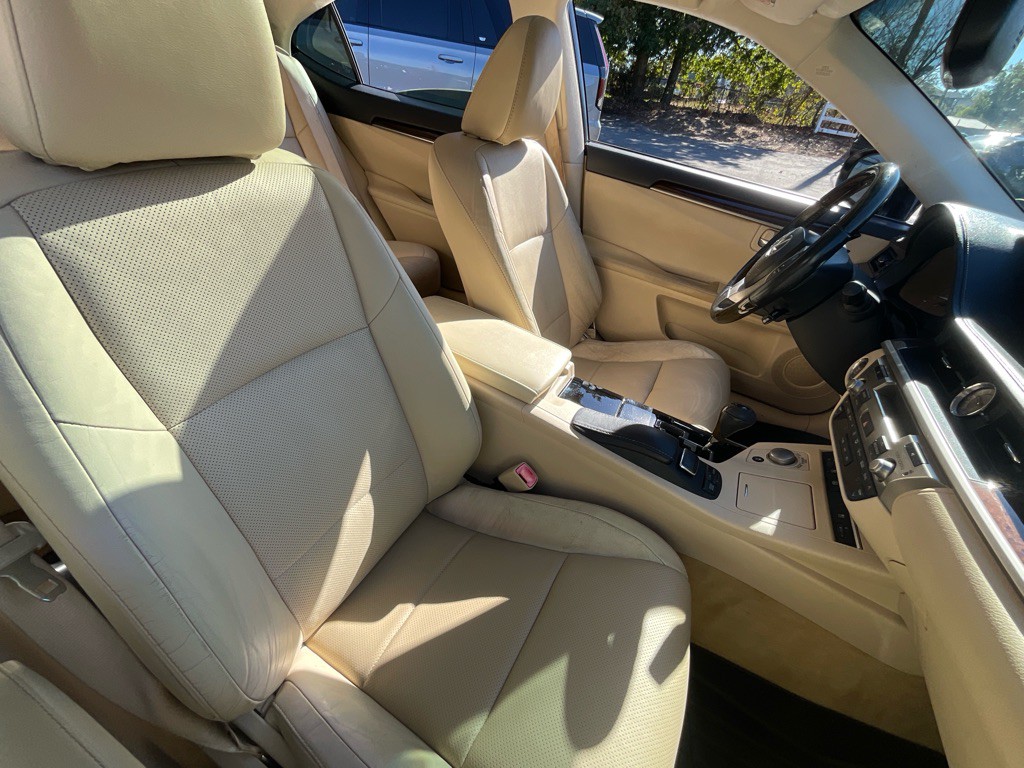 2014 Lexus ES Image 17