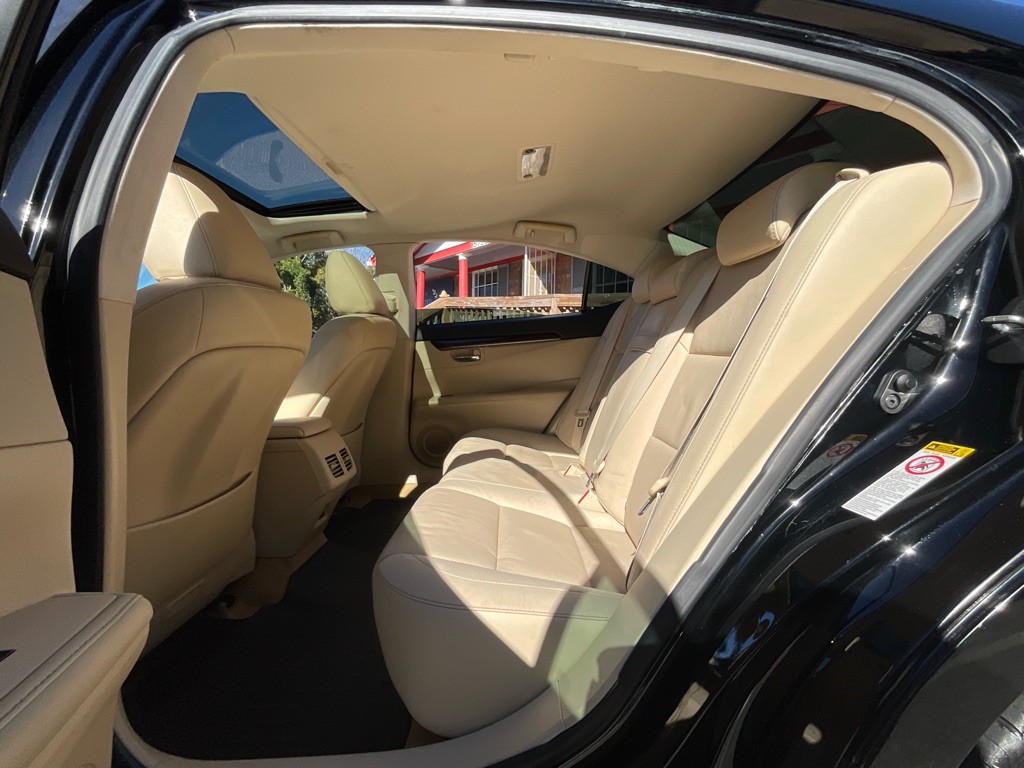 2014 Lexus ES Image 27