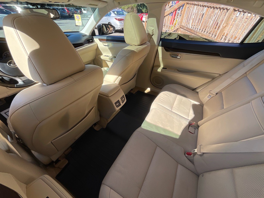 2014 Lexus ES Image 28