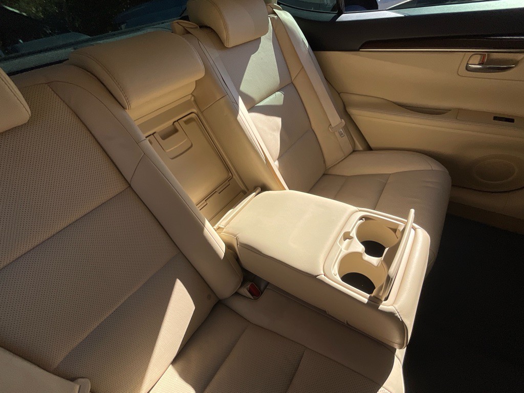 2014 Lexus ES Image 33