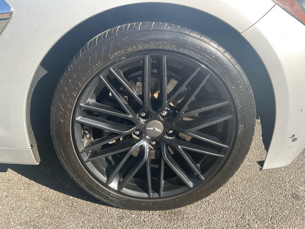 2019 Genesis G70 Image 12