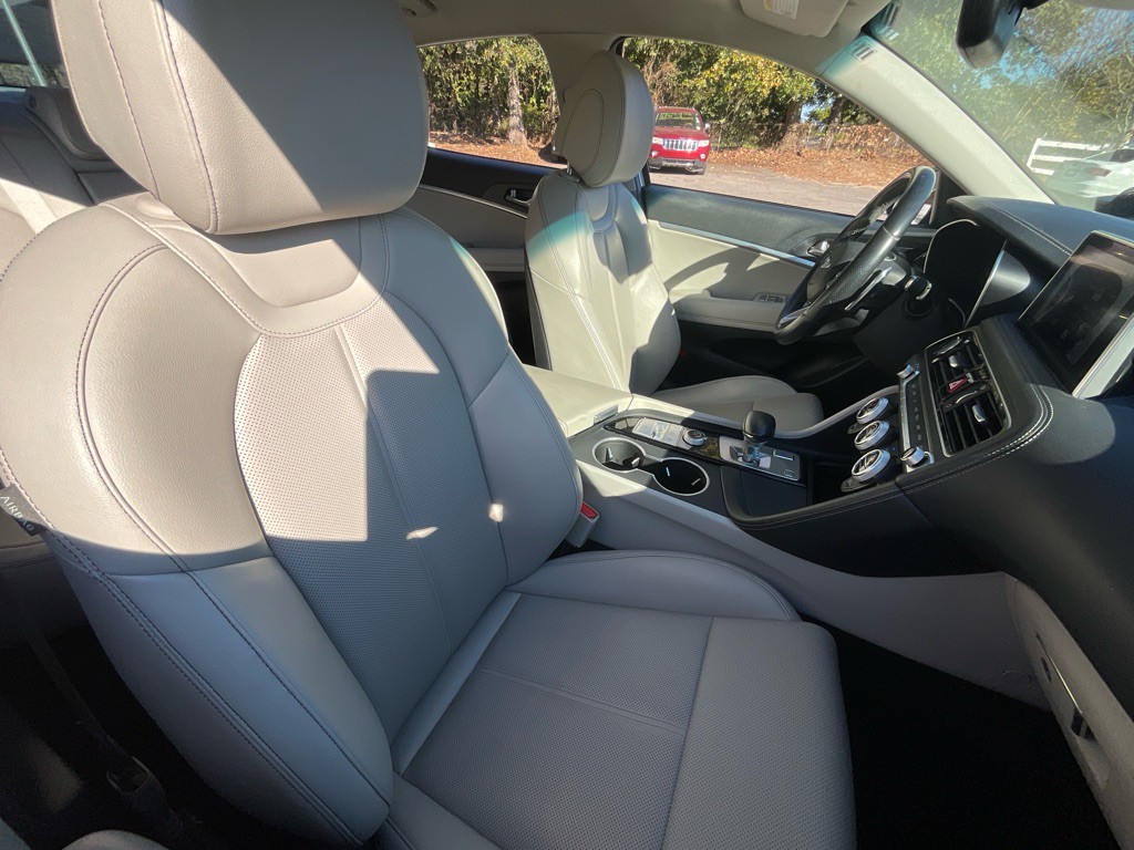 2019 Genesis G70 Image 19